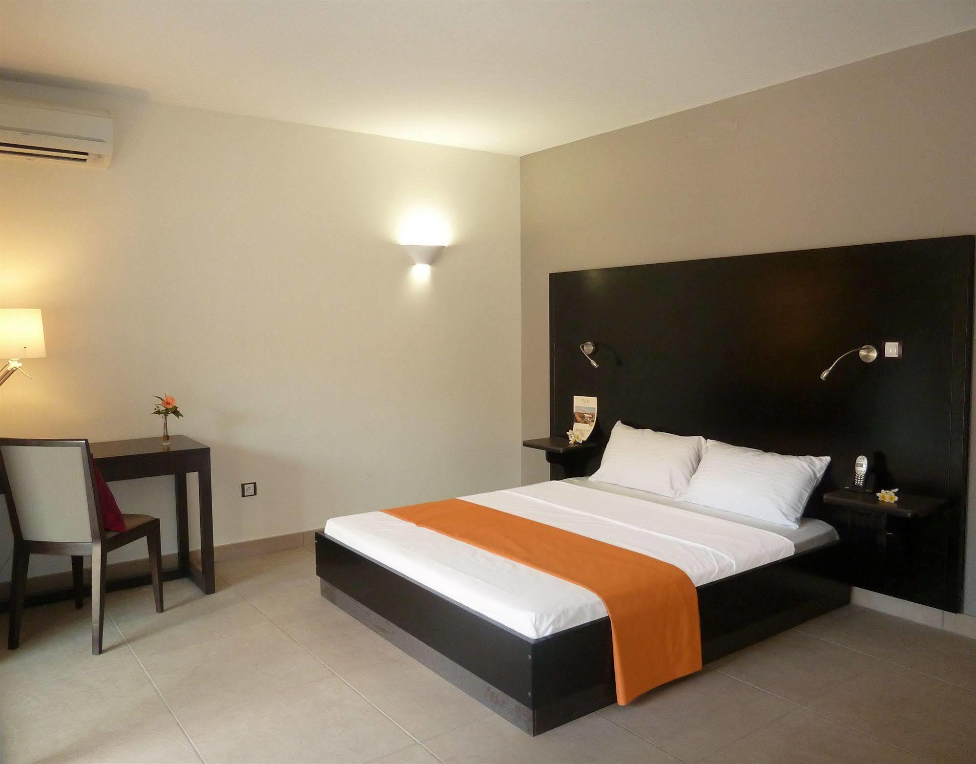 סן-ז'יל-לה-באן Tama Hotel מראה חיצוני תמונה